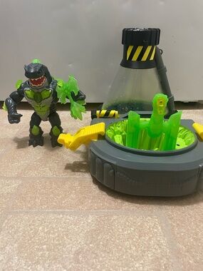 Beast Lab Shark Beast Creator Toy With Case Shark Figure Working Sounds Lights